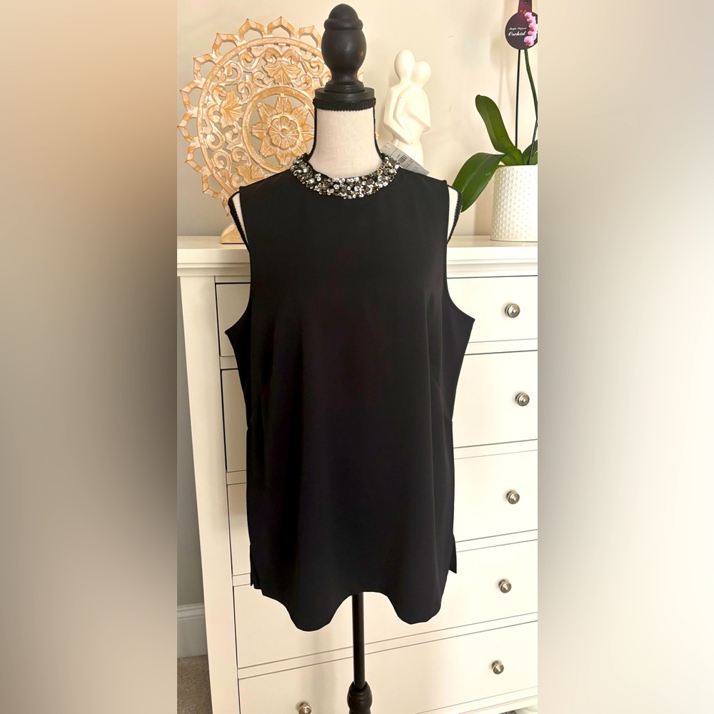 Ann Taylor NWT  Black sleeveless Top  size Large PTP approx 20”